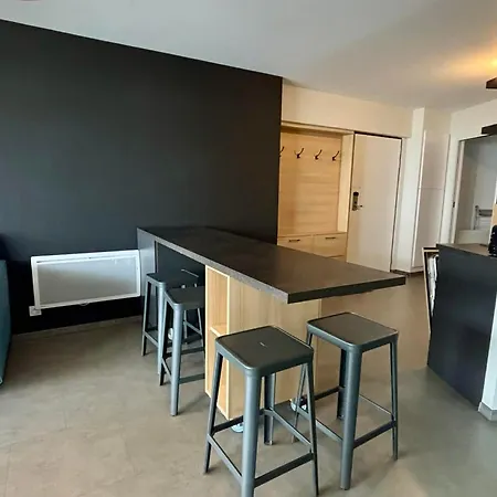 Pmr Avec Balcon, 2 Chambres, Acces Direct Plage, Piscine, Parking Securise - - Fr-1-194-220 *