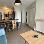 아파트 Pmr Avec Balcon, 2 Chambres, Acces Direct Plage, Piscine, Parking Securise - - Fr-1-194-220 *