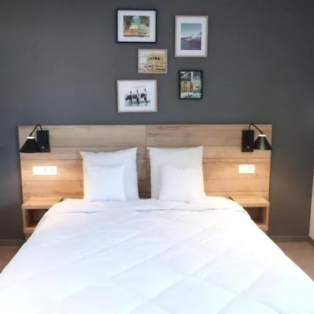 Pmr Avec Balcon, 2 Chambres, Acces Direct Plage, Piscine, Parking Securise - - Fr-1-194-220 * La Tranche-sur-Mer