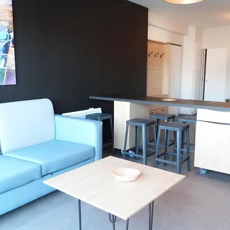 Pmr Avec Balcon, 2 Chambres, Acces Direct Plage, Piscine, Parking Securise - - Fr-1-194-220 Apartment