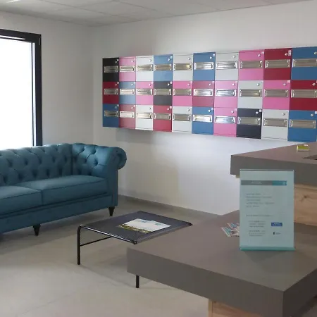 Pmr Avec Balcon, 2 Chambres, Acces Direct Plage, Piscine, Parking Securise - - Fr-1-194-220 *