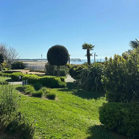 Pmr Avec Balcon, 2 Chambres, Acces Direct Plage, Piscine, Parking Securise - - Fr-1-194-220 Apartment