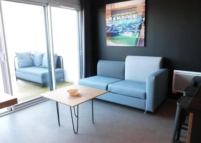 Pmr Avec Balcon, 2 Chambres, Acces Direct Plage, Piscine, Parking Securise - - Fr-1-194-220