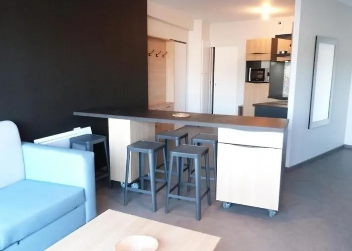 Apartment Pmr Avec Balcon, 2 Chambres, Acces Direct Plage, Piscine, Parking Securise - - Fr-1-194-220 *