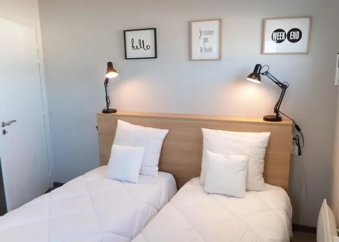 Pmr Avec Balcon, 2 Chambres, Acces Direct Plage, Piscine, Parking Securise - - Fr-1-194-220 Apartment *