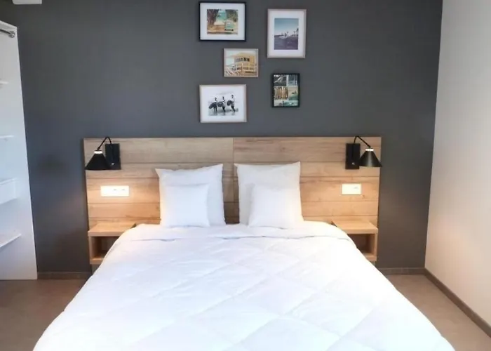 Pmr Avec Balcon, 2 Chambres, Acces Direct Plage, Piscine, Parking Securise - - Fr-1-194-220 * La Tranche-sur-Mer